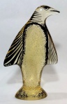 PALATNIK – Escultura cinética representando pinguim em resina de poliéster de manufatura Abraham Palatnik. Medindo 17,5 cm de altura por 10 cm de comprimento. 