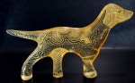 PALATNIK – Escultura cinética representando cão em resina de poliéster de manufatura Abraham Palatnik. Medindo 15 cm de altura por 24 cm de comprimento. 