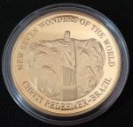 Medalha Brasil Cristo redentor - 7 Maravilhas construídas pelo homem - 2007 - Banhada a ouro 22K - 40 mm - com cápsula.