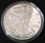 USA - 2021 - One Dollar - American Silver Eagle - Prata 0.999, 31.1 g,  40.6 mm. Acompanha a capsula protetora. Moeda de Coleção.