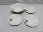 Lote composto de bowl e 3 pratos de bolo em porcelana floral. Medindo o bowl 24,5cm de diâmetro x 8cm de altura.