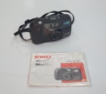 Máquina fotográfica Pentax 10 Zoom Ezy em case original com manual. Em perfeito estado de conservação, medindo 19 cm  x 10 cm.