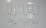 STRAUSS  Seis cálices para champagne em cristal da manufatura Strauss, medindo 18 cm x 6 cm.