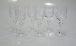 STRAUSS  Seis taças para vinho da marca STRAUSS em cristal translúcido, medindo 16 cm x 6,5 cm.