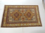 Antigo tapete Persa Ardebil, com medidas de  2,60 x 1,70 = 4,42m².