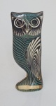 Abraham Palatnik - Belíssima escultura de coruja em poliéster confeccionada pelo artista Palatnik, medindo 13 cm x 5 cm.