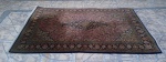 Belíssimo tapete persa medindo 2,35 m x 1,40 m.