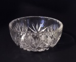 Lindo bowl em cristal da Bohemia lapidado . Med. 18 cm diam x 13 cm alt
