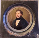 Bela pintura sob vidro do período Vitoriano , reproduzindo a figura de G.Angelo Sordelle , datado de 1840. Inglaterra séc XIX . Med. 21 x 21 cm ( moldura) e  13 cm diam (pintura)