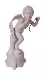 Escultura em porcelana italiana de "Doccia" representando cupido , séc XIX , (no estado ). Med. 20 cm alt .