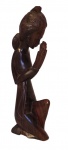 Escultura em jacarandá , representando 'mulher em reza" , Brasil anos 50. Med. 20 cm alt