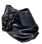 MIU MIU : Bolsa original em couro preto com alças em argolas , alça removível e compartimento interno com zíper ,em ótimo estado de conservação .