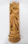 Escultura deus hindu Krishna (deus da devoção), entalhada em madeira. Med. Alt. 23,5 cm.