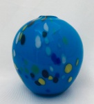 Vasinho floreira em vidro de murano azul. Med. 12x10,5 cm.