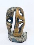 TONNY - Máscara em bronze, assinada. Med. 11,5x7,5 cm.