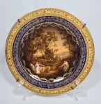 Belísismo prato decorativo em porcelana Viena com rica decoração de cena antiga romana. Diâmetro: 15 cm.