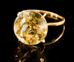 ANEL EM OURO AMARELO 18K SOLITÁRIO COM GRANDE CITRINO FUMÊ.PESO 5,8 GRAMAS ARO 25.BASE MEDE  1,5CM DE DIÂMETRO.Assista ao vídeo.