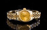 REFERÊNCIA 6917.RELÓGIO ROLEX EM AÇO E OURO OYSTER PERPETUAL DATE FEMININO COM CYCLOP NA DATA.VIDRO SAFIRA.CAIXA MEDE 25MM DE DIÂMETRO E A PULSEIRA 16,8CM DE UMA PONTA À OUTRA.AUTOMÁTICO,FUNCIONANDO.NÃO POSSUI CAIXA NEM CERTIFICADO.A GARANTIA DO RELÓGIO É SOMENTE NO QUE SE REFERE À SUA AUTENTICIDADE.Assista ao vídeo.
