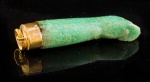 FIGA EM PEDRA VERDE COM DETALHES EM OURO 18K.PESO 13,5 GRAMAS MEDINDO 5,2CM DE COMPRIMENTO SEM CONTAR A ARGOLA.Leve falha no dedo e sinais de cola no punho.Assista ao vídeo.