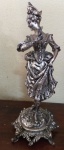 Bela escultura antiga assinada de Rancoulet de metal prateado meados de 1900. Medidas: altura 25 cm de  Base de 12 cm