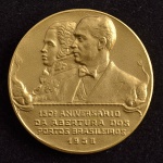 Medalha Comemorativa, 150º Aniversário da Abertura dos Portos Brasileiros, Data 1808 / 28 de Janeiro / 1958 , Bronze Dourado, Muito Bem Conservada.