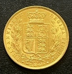 Moeda Estrangeira, INGLATERRA, Valor 1 Libra (Brasonada), Ano 1864, Ouro, Peso  8 g, Diâmetro 22 mm, Brilho de Cunhagem - Flor de Cunho.