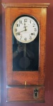 Antigo relógio de ponto em madeira maciça a corda - marca SIMPLEX - Funcionando . Mede: 33 x 80 x 29 