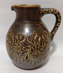 Pequeno jarro em porcelana ingleza para chá. Mede: 15 cm 