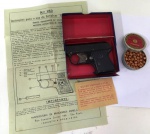 Raríssimo e antigo Revolver de Espoleta ESTRELA - ESPANTA LADRÃO - Na caixa com manual e caixa de espoleta. Mede: 15 cm