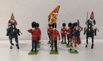 Lote de 11 Antigas Miniaturas Inglesas em chumbo representando cavalaria escocesa. Medida média : 7 cm