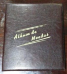Belíssimo álbum com 200  moedas estrangeiras - vários países - Em bom estado de conservação . Oportunidade!!!!