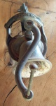 Antigo moedor de grãos - Maca MIMOSO -Tamanho 4 - Marcas do tempo . Mede: 39x19 cm 