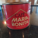 Antiga lata de café MARIA BONITA - Marcas do tempo. Mede: 16x13 cm