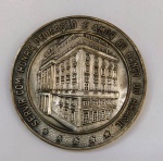 Medalha do Jubileu de prata  da associação  dos antigos  funcionarios do Banco do Brasil - 1976 - Metal prateado. No estojo . Mede: 40 mm