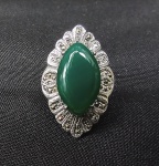 JOIA, anel de Prata, formato de naveta, cabochão de pedra quartzo verde,  marcassitas, contraste 925 STERLING, aro 23, peso total 13,9grs.