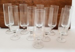 Elegante conjunto composto por 10 taças para champanhe em antigo vidrão de tonalidade translúcida em excelente estado de conservação. Ótima manufatura. Medem 16 x 5,5 cm cada.