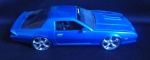 COLECIONISMO - Carro de colecionismo na cor azul. Modelo Camaro. Portas articuladas. Medidas: 5 x 20 x 8 cm. Dp 8030