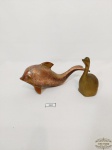 Lote 2 Peças em Bronze Representando 1 Golfinho e 1 Pato . Medida: Golfinho 19 cm e ave 9 cm