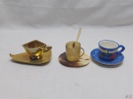 Lote de 3 xícaras de café, para colecionador, sendo 2 em porcelana e 1 em chifre.