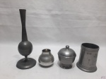Lote de 4 peças em estanho, composto de vaso floreiro, pequena caixa, etc. Medindo vaso floreiro: 18 cm de altura. Copo com dedicatória.