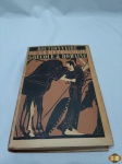 Livro Dictionnaire de la Mythologie Grecquet et Romaine. Com capa dura e marcas de guardado.