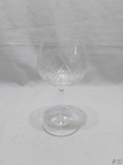 Linda taça em cristal Hering incolor. Medindo 18cm de altura x 8cm de diâmetro.
