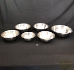 Jogo composto por 6 bolws em diversos tamanhos em aço inox. Medindo o maior 28x9cm - menor 17x7cm