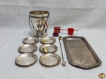 Lote diverso, composto balde de gelo em prata 90, descansos de copo em prata 90, etc. Medindo o balde 12,5cm de diâmetro x 15cm de altura.