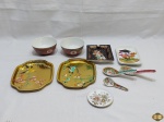 Lote diverso, composto de 2 bowls em porcelana, 3 petisqueiras, etc. Medindo os bowls 11,5cm de diâmetro x 5,5cm de altura.