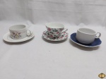 Lote de 3 xícaras de chá em porcelanas diversas.