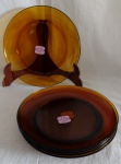 DURALEX - Seis (6) pratos para sobremesa vintage em vidro na cor âmbar. 19 x 19cm.