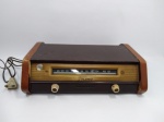 Antigo Rádio Tremo, Telefunken, só acende,  precisando de reparos, no estado, (35x26 cm)