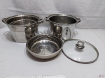 Panela, espagueteira para massas em aço inox WMF. Medindo 26cm de diâmetro x 16cm de altura.