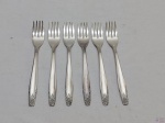 Jogo de 6 garfos de peixe em prata 90 Eberle, modelo 1215. Medindo 18cm de comprimento.
